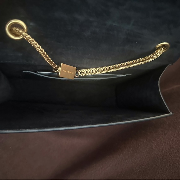 Saint Laurent Mini Betty, Patent Embossed Reptile - Picture 10 of 11